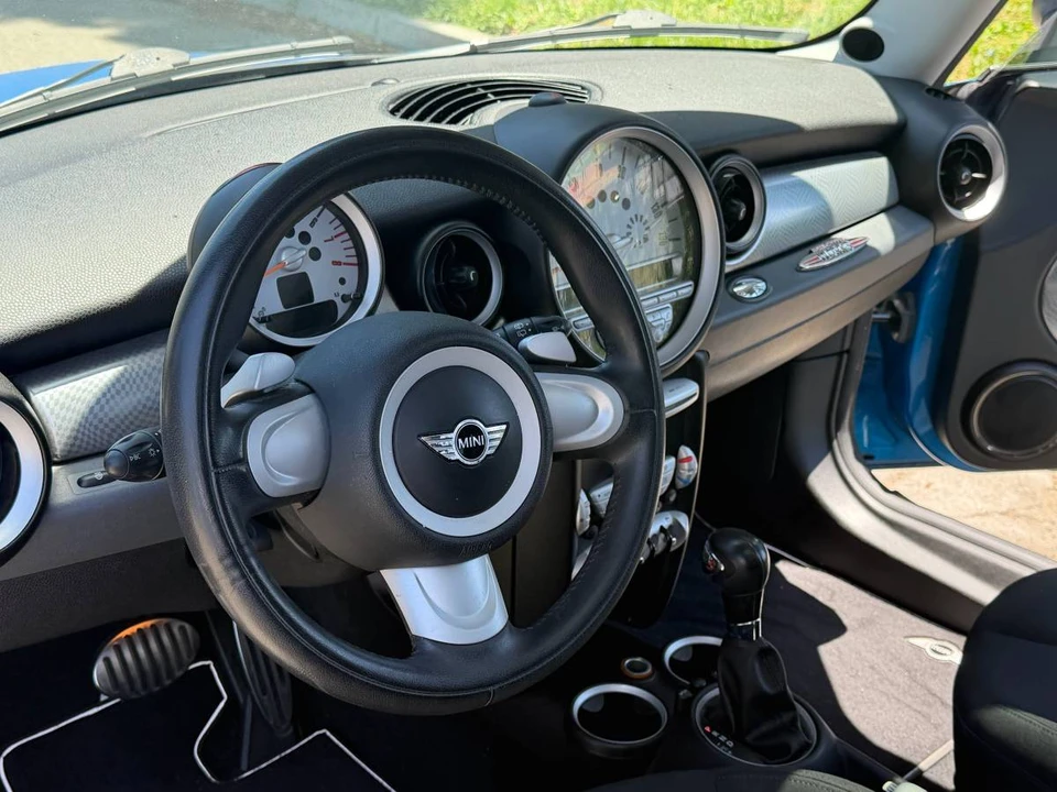 2008 Mini Mini 2nd Gen - Image 2 of 13