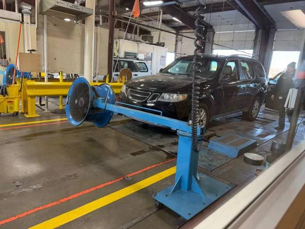 2008 Saab - Image 7 of 8