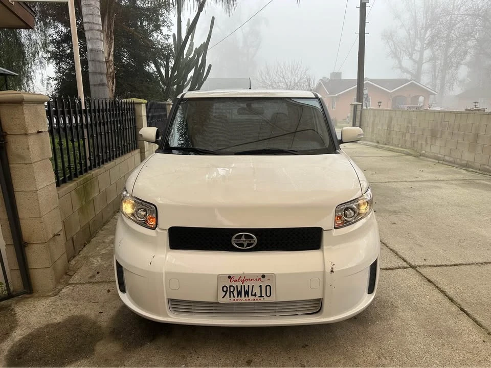 2008 Scion xB - Image 2 of 3