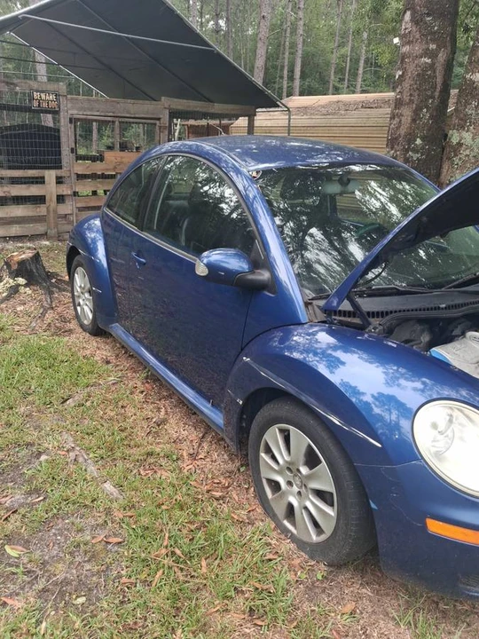 2008 Volkswagen New Beetle - Image 2 of 5