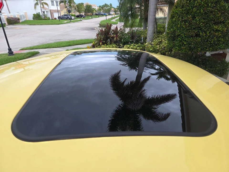 2008 Volkswagen New Beetle - Image 10 of 11