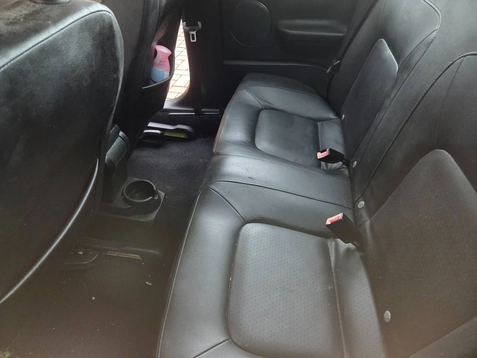 2008 Volkswagen New Beetle - Image 8 of 11