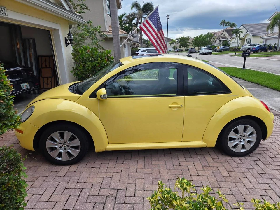 2008 Volkswagen New Beetle - Image 4 of 11