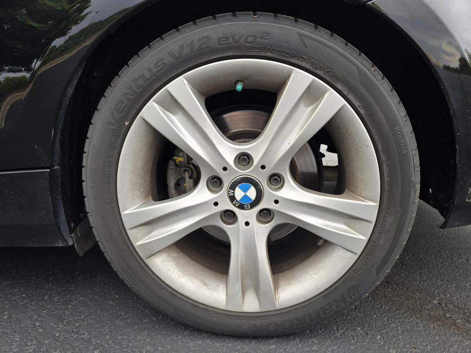 2009 BMW E82 135i & 135is - Image 12 of 30