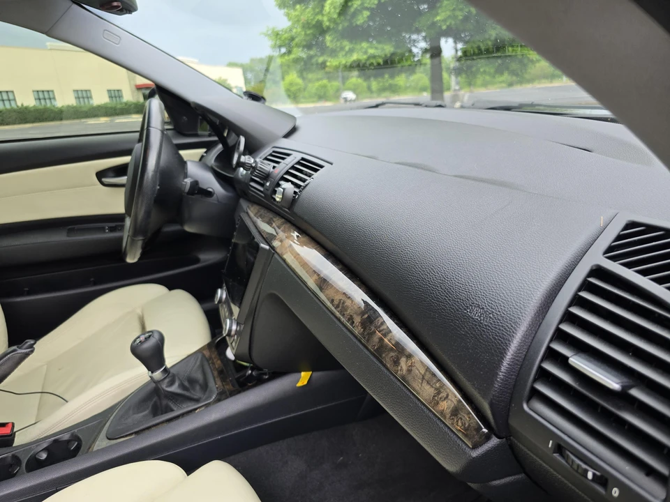 2009 BMW E82 135i & 135is - Image 25 of 30