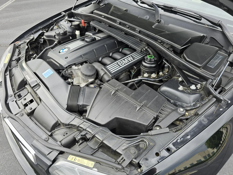 2009 BMW E82 135i & 135is - Image 13 of 30