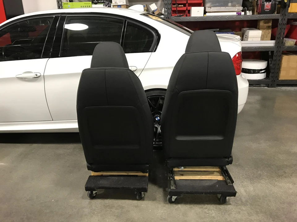 2009 Parts & Memorabilia Seats & Interior - Image 4 of 4