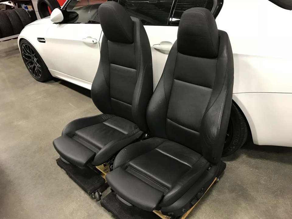 2009 Parts & Memorabilia Seats & Interior - Image 2 of 4