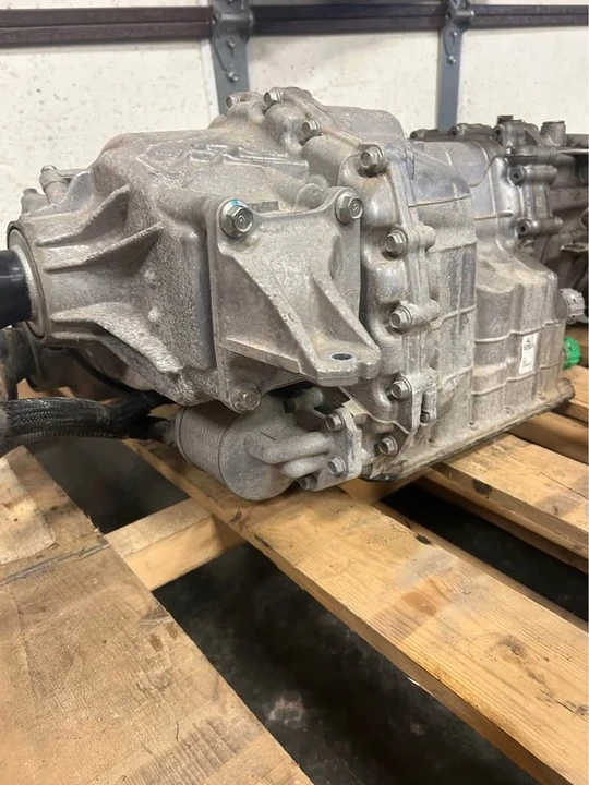 2009 Parts & Memorabilia Gearboxes - Image 5 of 8