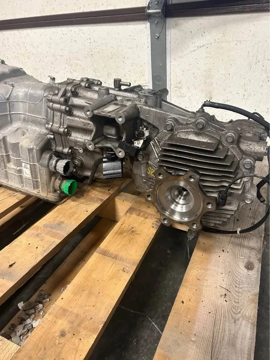 2009 Parts & Memorabilia Gearboxes - Image 7 of 8