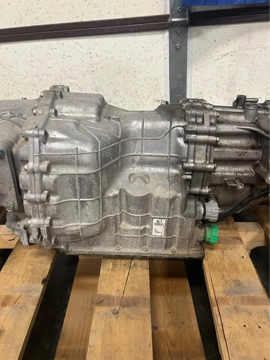 2009 Parts & Memorabilia Gearboxes - Image 6 of 8