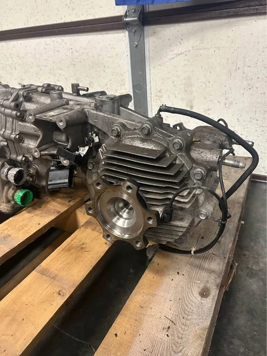 2009 Parts & Memorabilia Gearboxes - Image 8 of 8