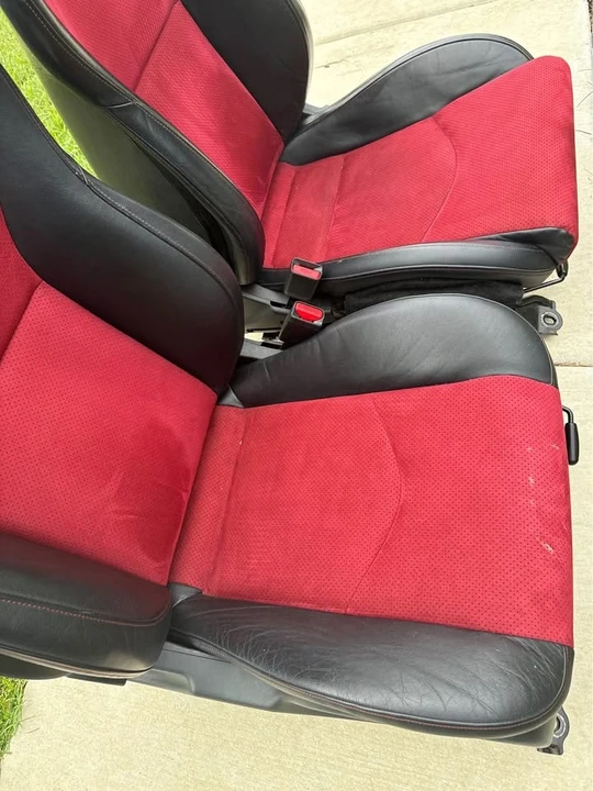2009 Parts & Memorabilia Seats & Interior - Image 10 of 10