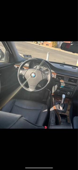 2009 BMW E90 3 Series Sedan - Image 3 of 9