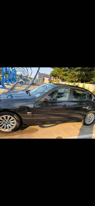 2009 BMW E90 3 Series Sedan - Image 8 of 9