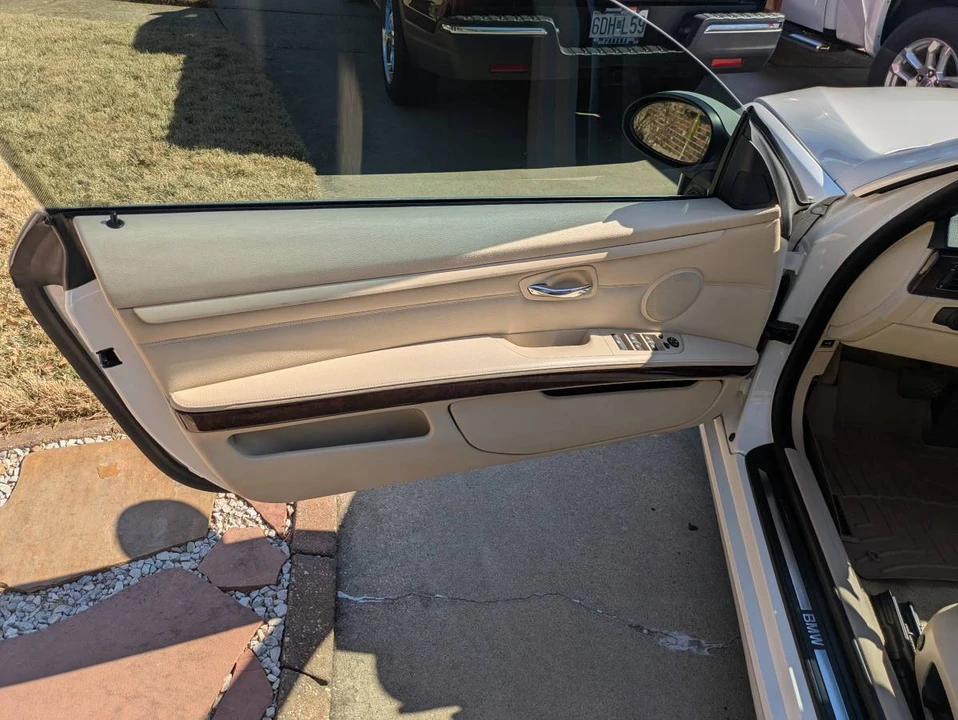 2009 BMW E93 3 Series Convertible - Image 9 of 11
