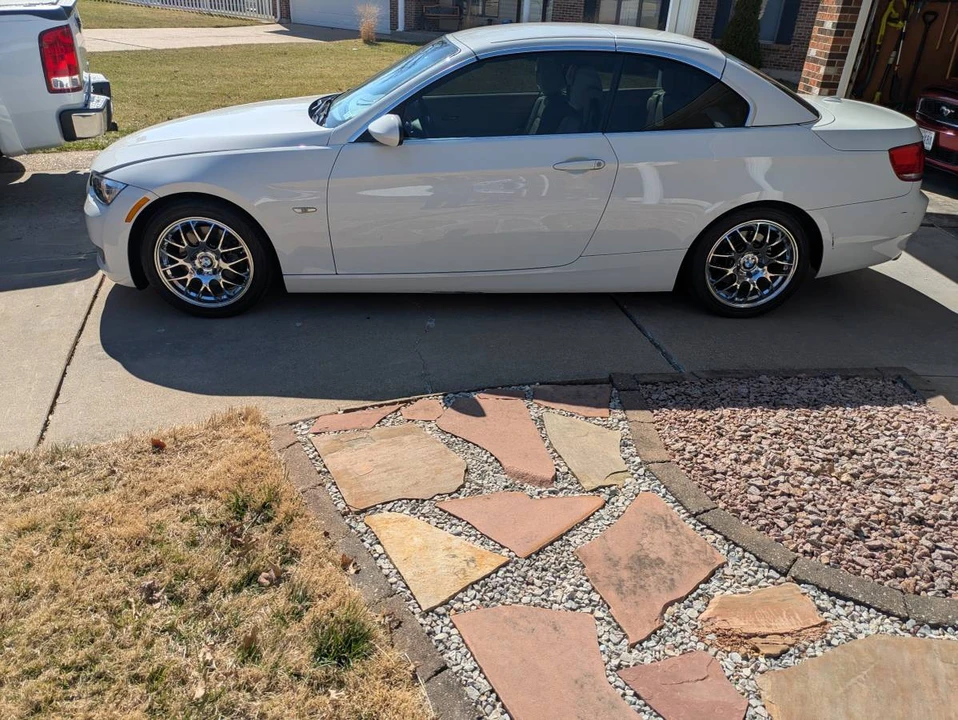 2009 BMW E93 3 Series Convertible - Image 4 of 11