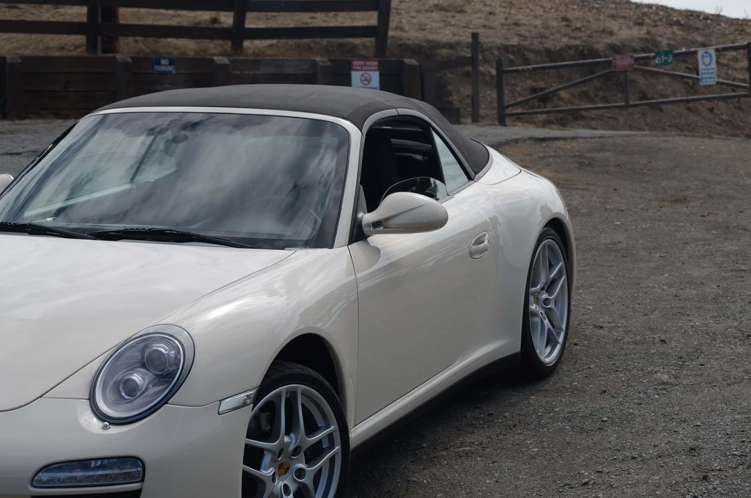 2009 Porsche 997 Carrera 4 - Image 2 of 9