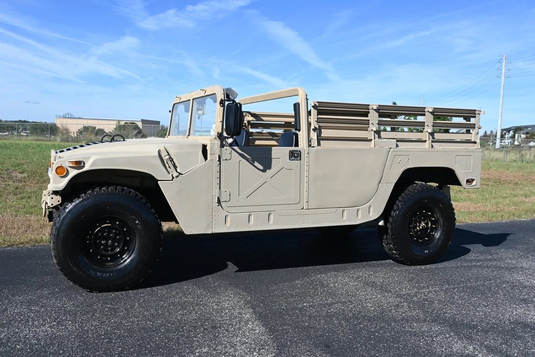 2009 Hummer HMMWV - Image 12 of 31