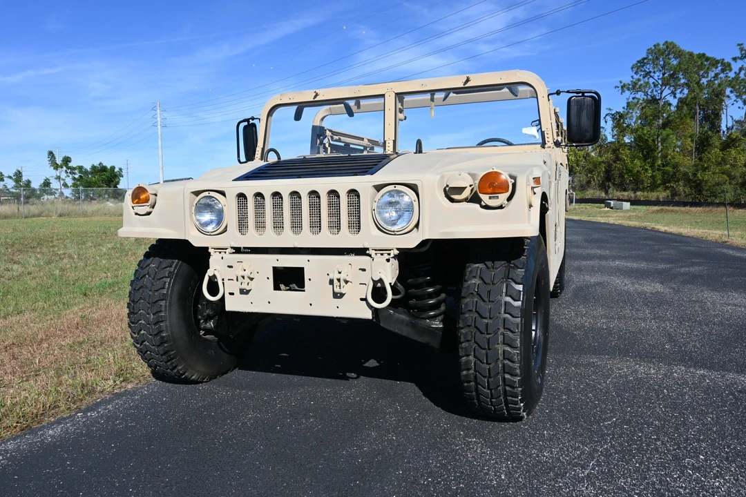 2009 Hummer HMMWV - Image 4 of 31