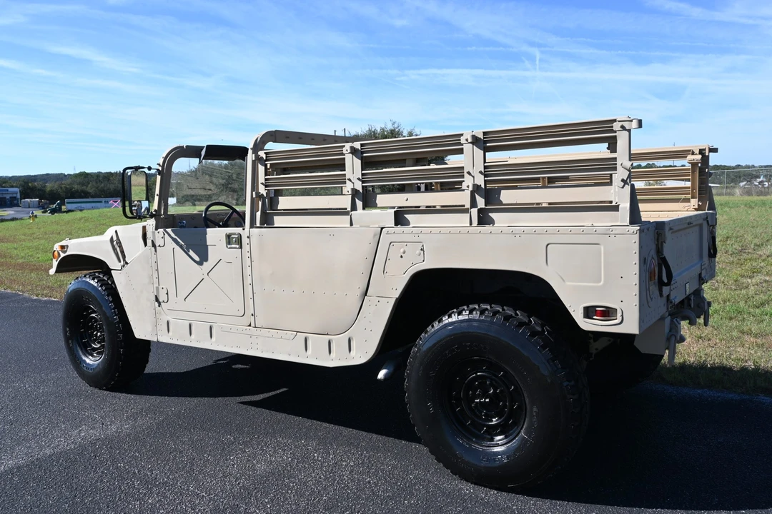 2009 Hummer HMMWV - Image 15 of 31