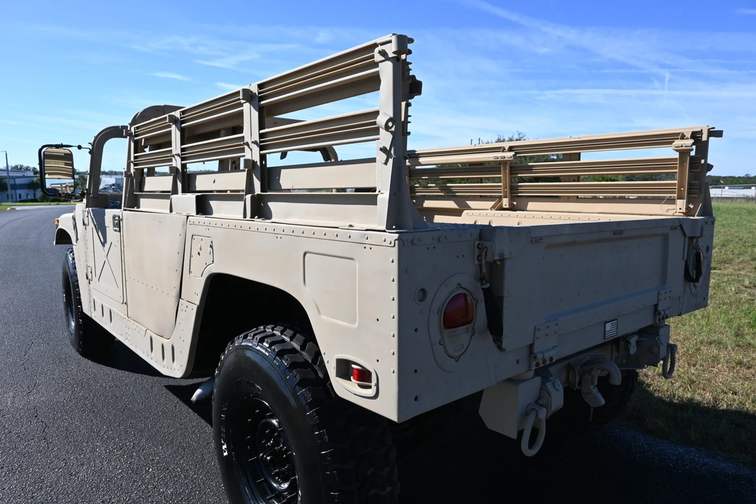 2009 Hummer HMMWV - Image 19 of 31