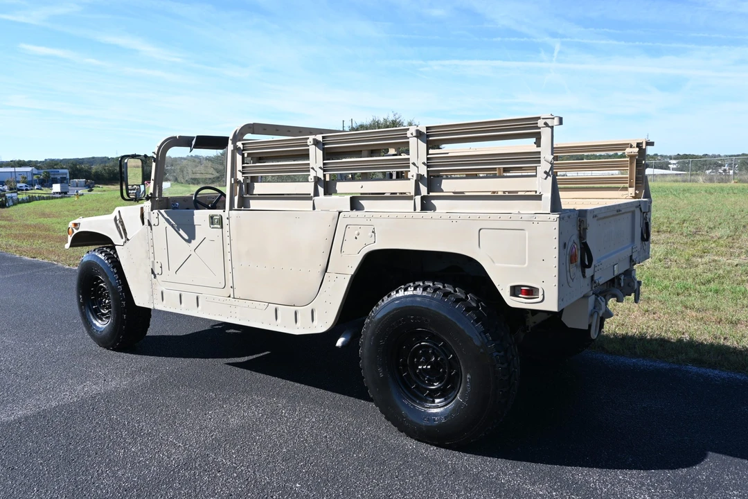 2009 Hummer HMMWV - Image 14 of 31
