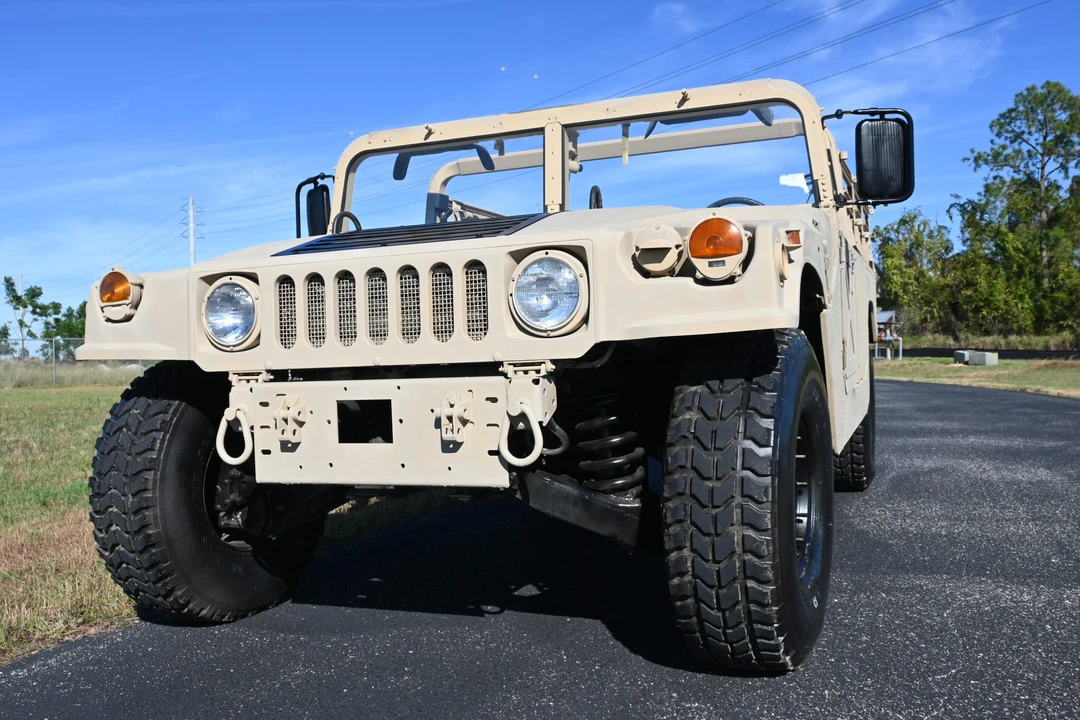 2009 Hummer HMMWV - Image 5 of 31