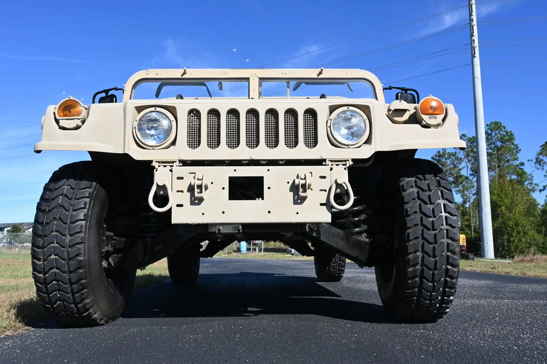 2009 Hummer HMMWV - Image 3 of 31