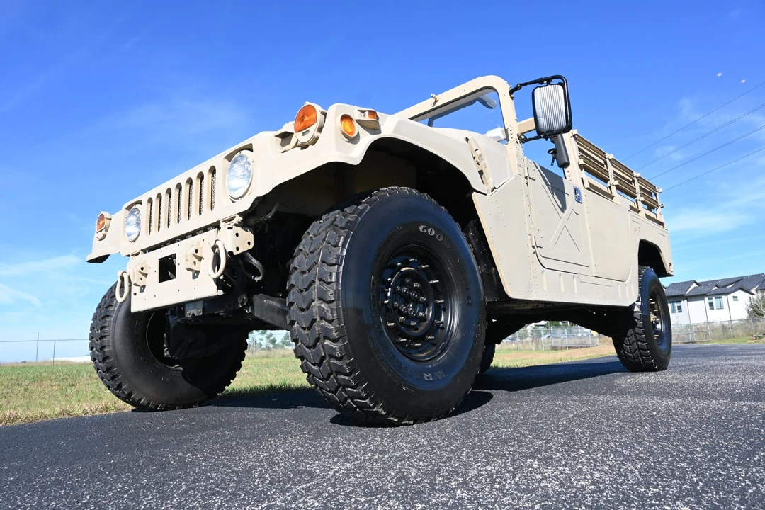 2009 Hummer HMMWV - Image 8 of 31
