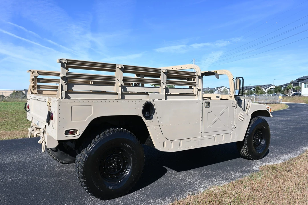 2009 Hummer HMMWV - Image 26 of 31