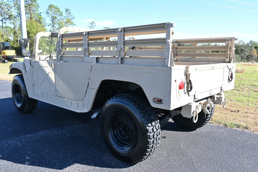 2009 Hummer HMMWV - Image 16 of 31