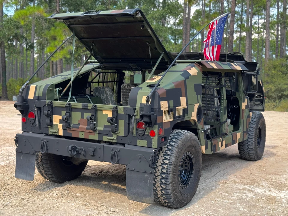 2009 AM General Hummer - Image 26 of 31