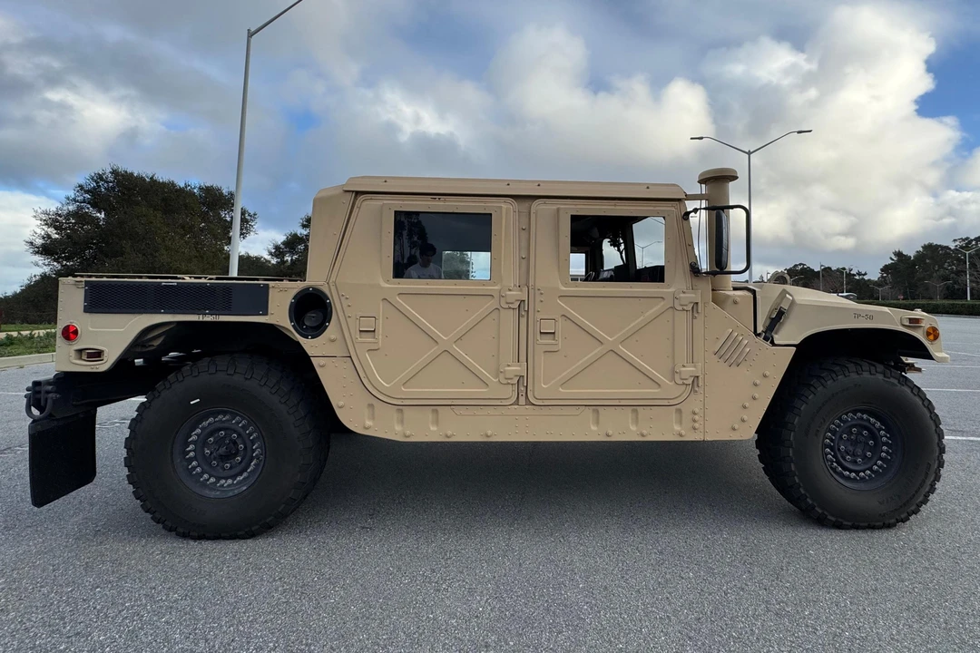 2009 AM General Hummer - Image 3 of 31