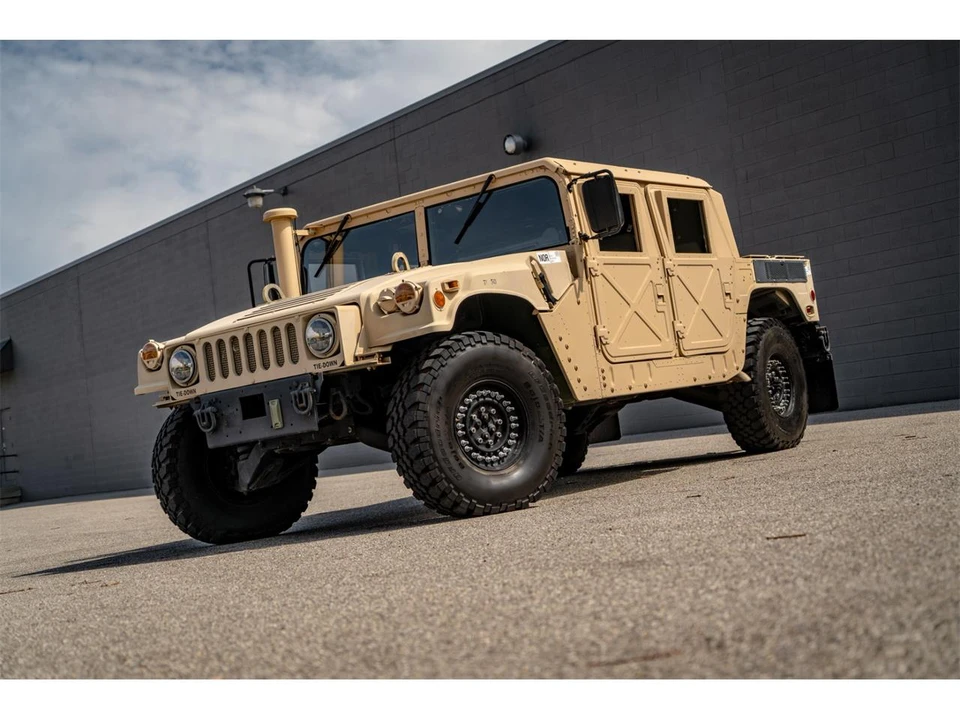 2009 AM General Hummer - Image 3 of 31