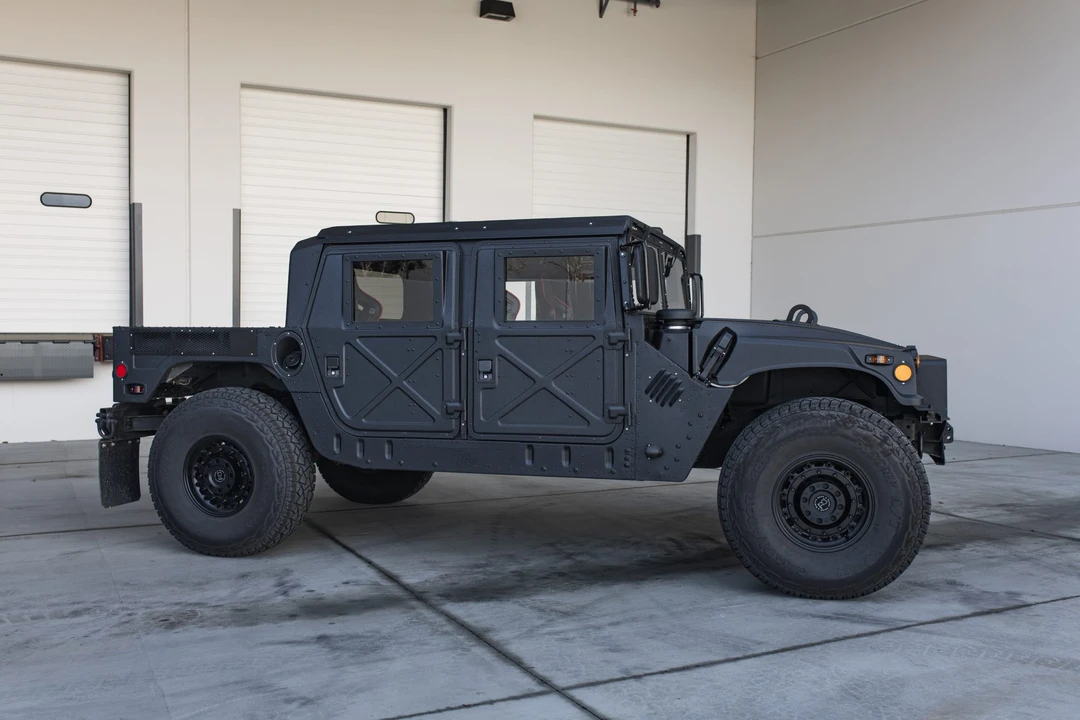 2009 Hummer HMMWV - Image 10 of 31
