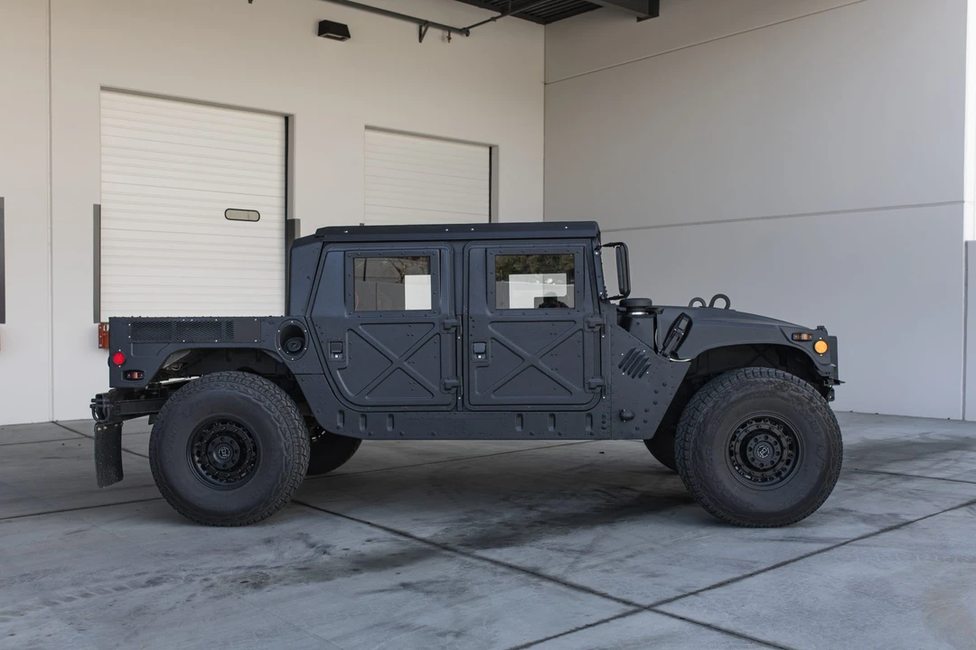 2009 Hummer HMMWV - Image 11 of 31