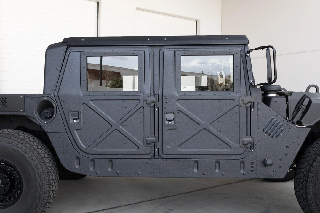 2009 Hummer HMMWV - Image 30 of 31