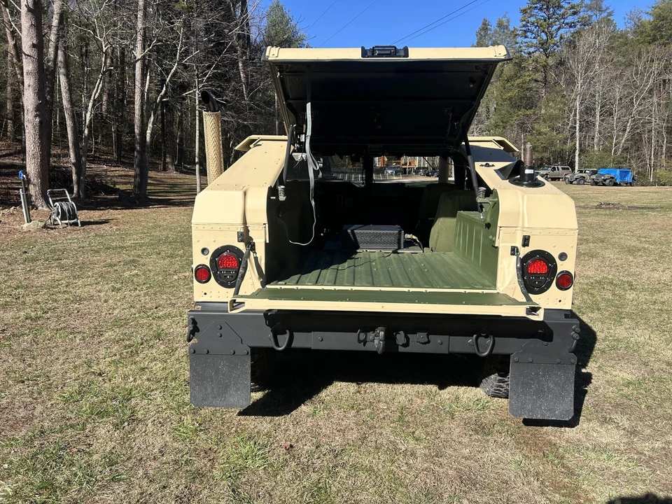 2009 Hummer HMMWV - Image 15 of 31