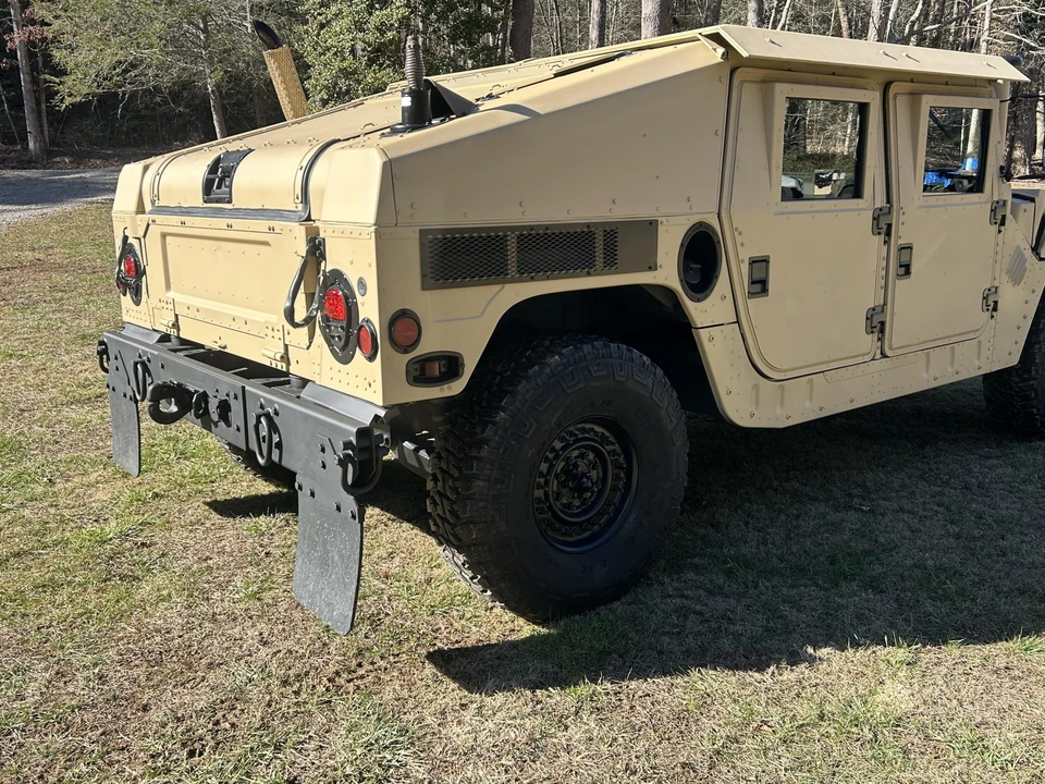2009 Hummer HMMWV - Image 14 of 31