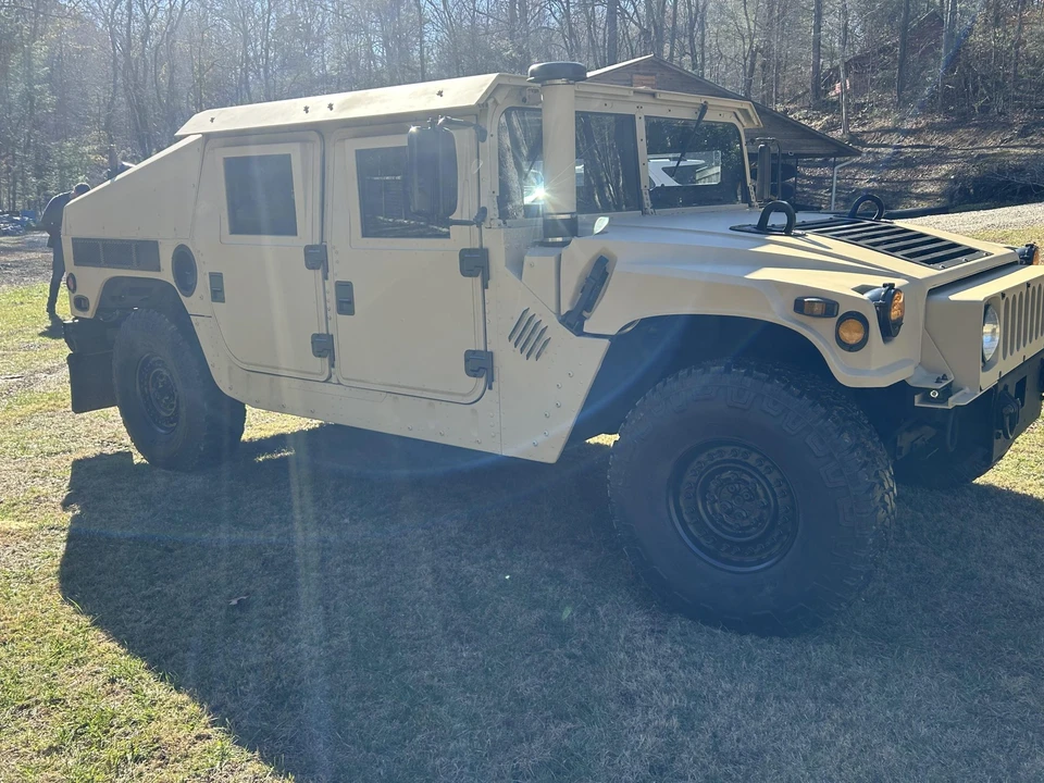 2009 Hummer HMMWV - Image 4 of 31