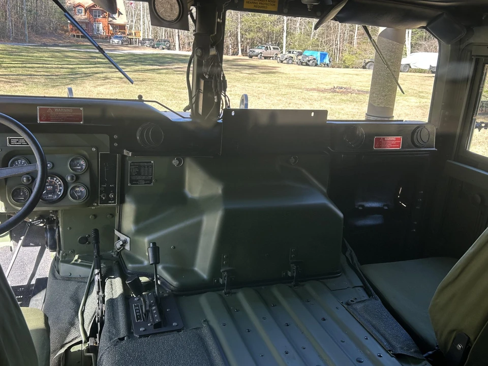 2009 Hummer HMMWV - Image 25 of 31