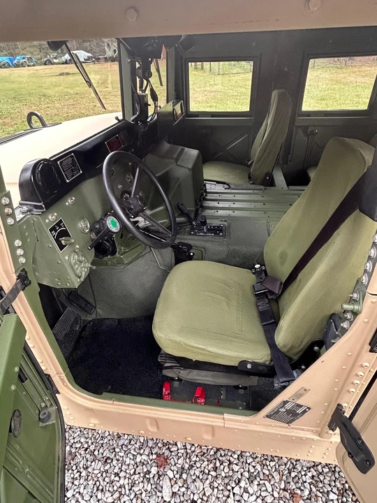 2009 Hummer HMMWV - Image 18 of 31