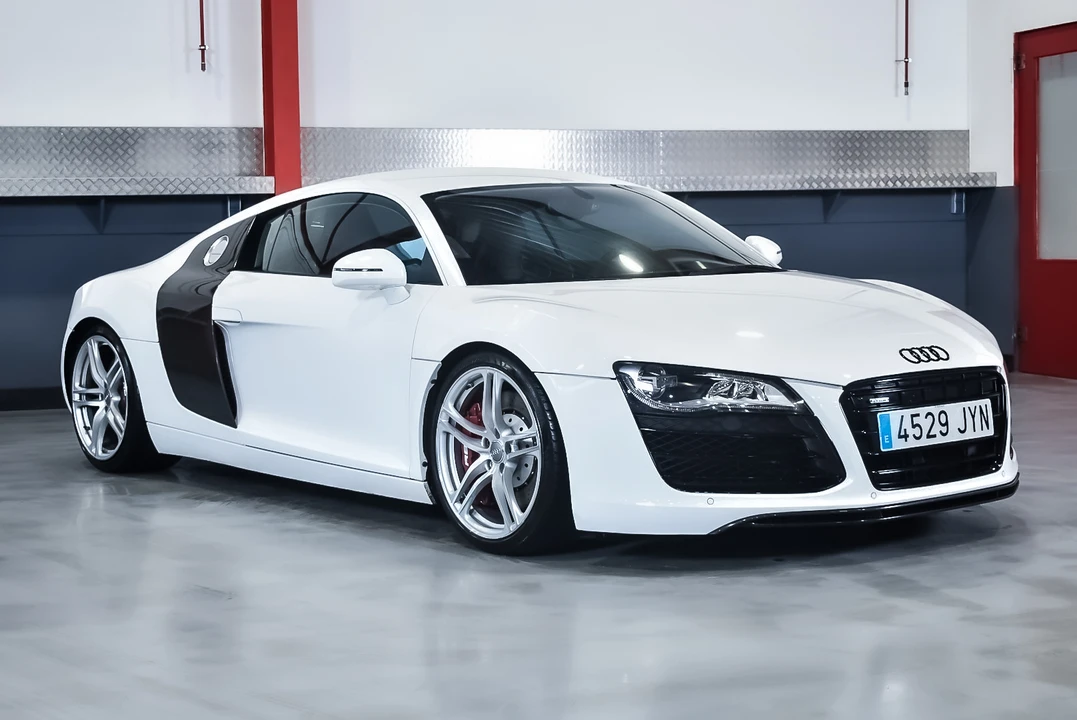 2009 Audi 42 R8 - Image 2 of 31