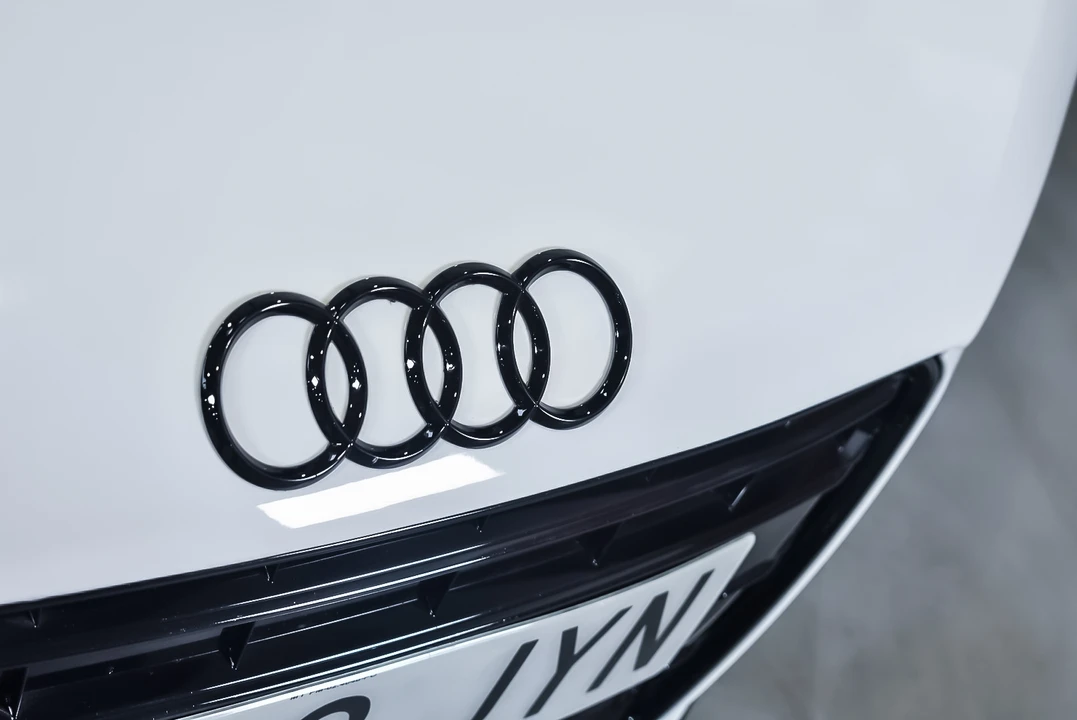 2009 Audi 42 R8 - Image 29 of 31