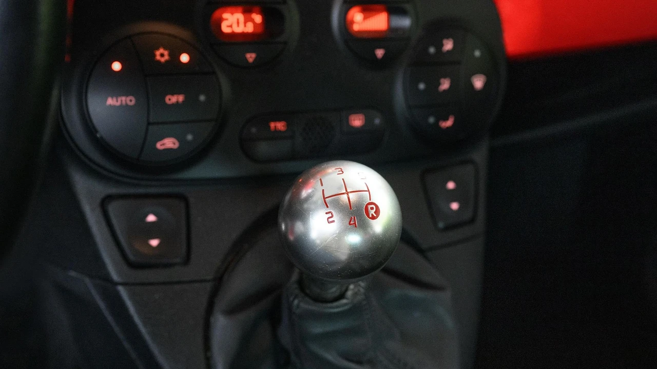 2009 Abarth - Image 25 of 31