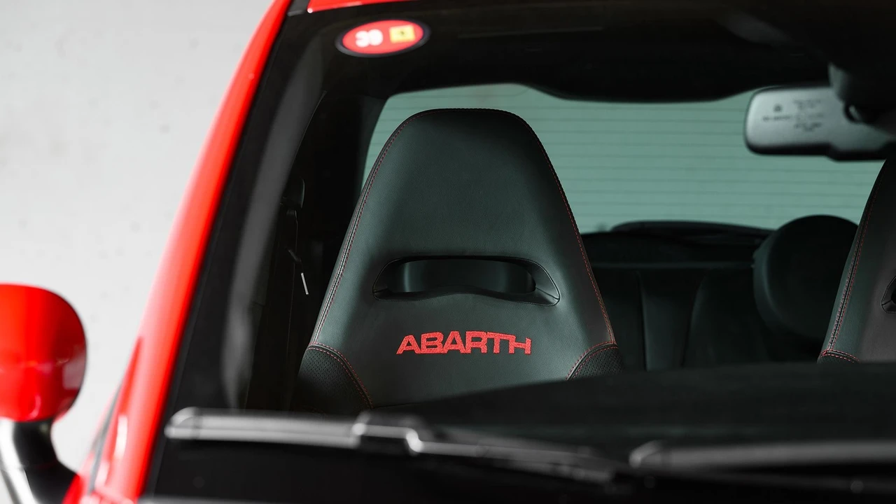 2009 Abarth - Image 10 of 31