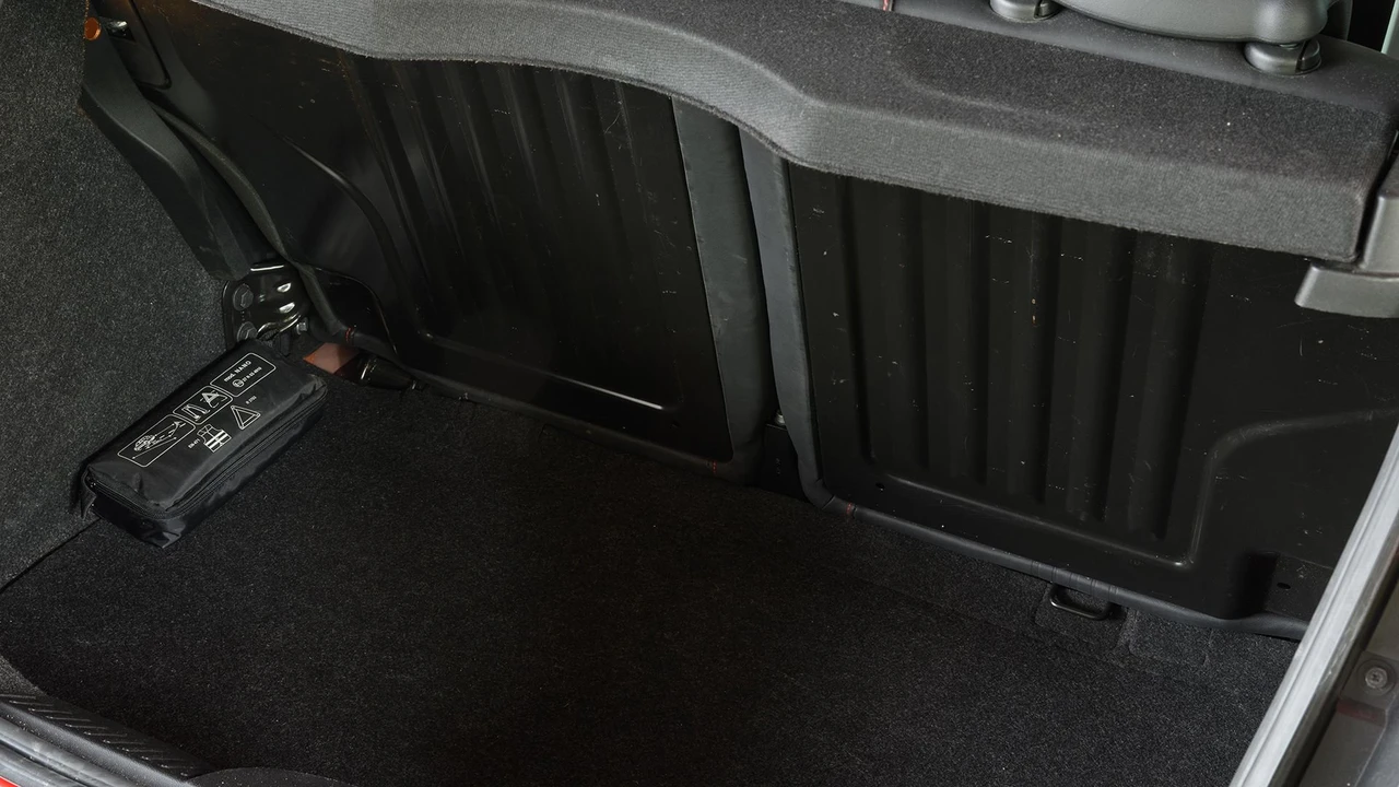 2009 Abarth - Image 29 of 31