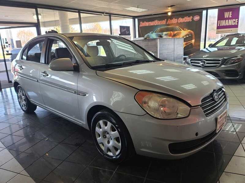2009 Hyundai Accent - Image 4 of 4