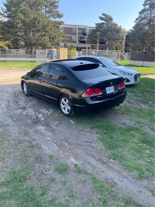 2009 Acura EL - Image 2 of 8